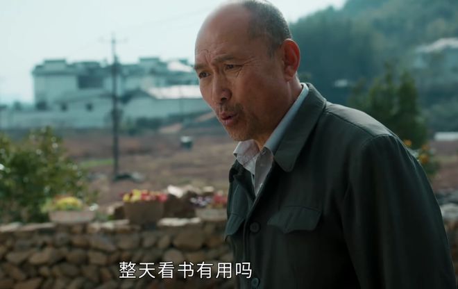 演员王友,演员王友，从舞台到荧屏，变化中的自信与成就感
