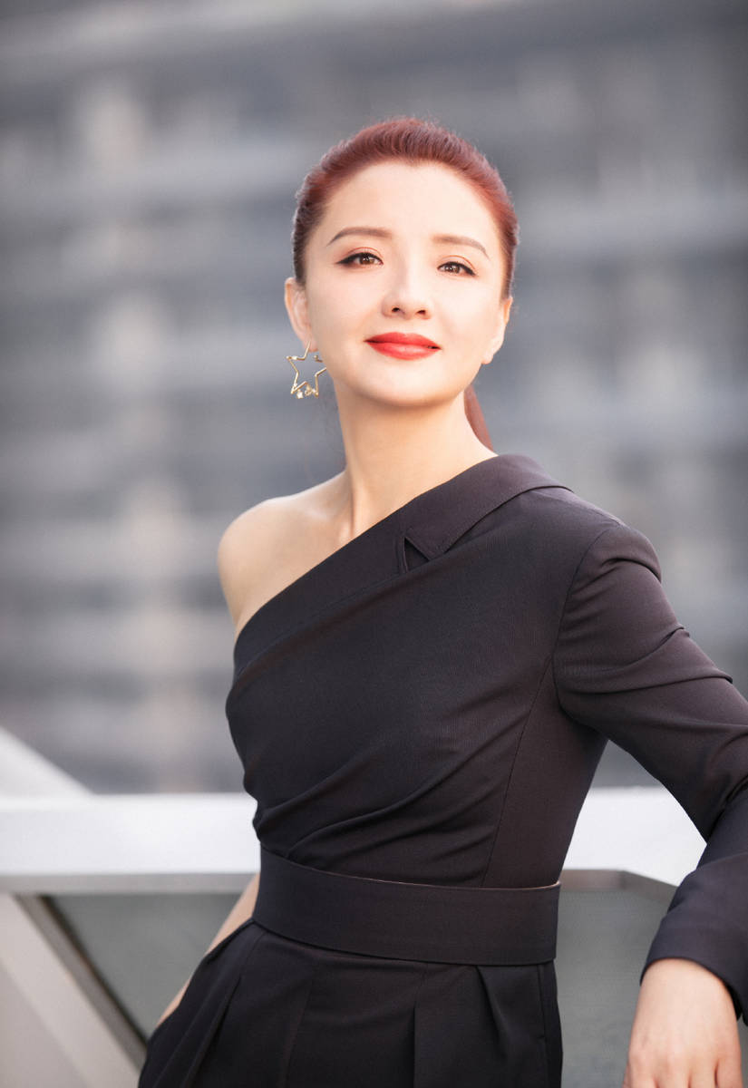 孙茜演员，星光璀璨，时代之光闪耀荧屏